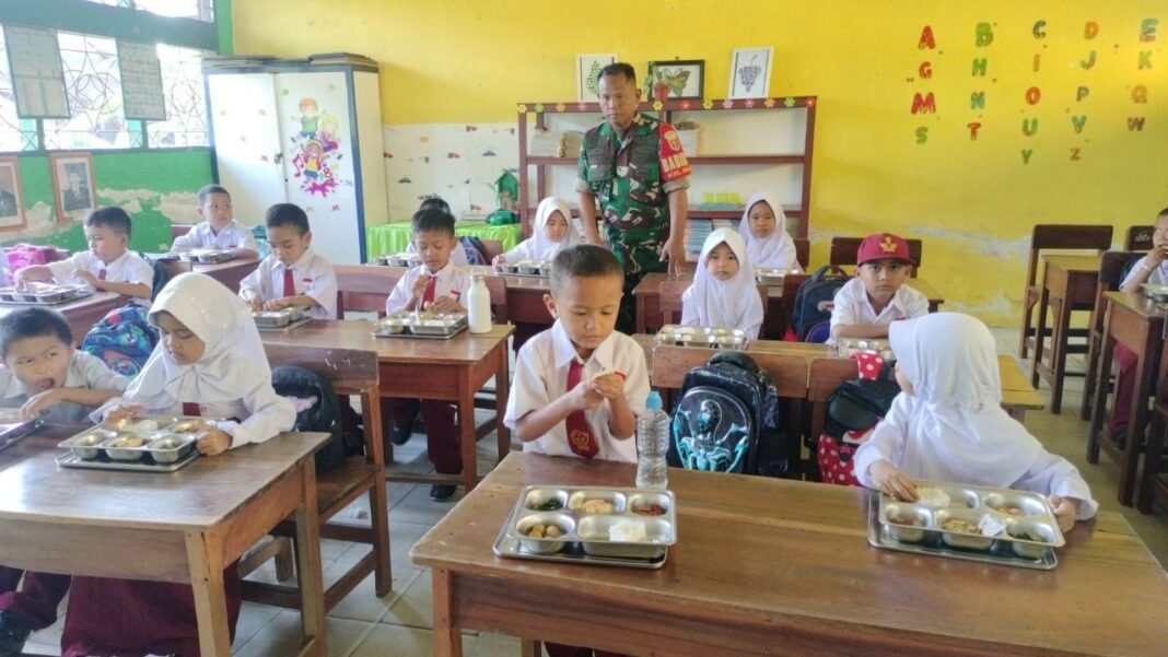 Sinergi TNI-Pemerintah dalam Program Makan Bergizi di Sidrap