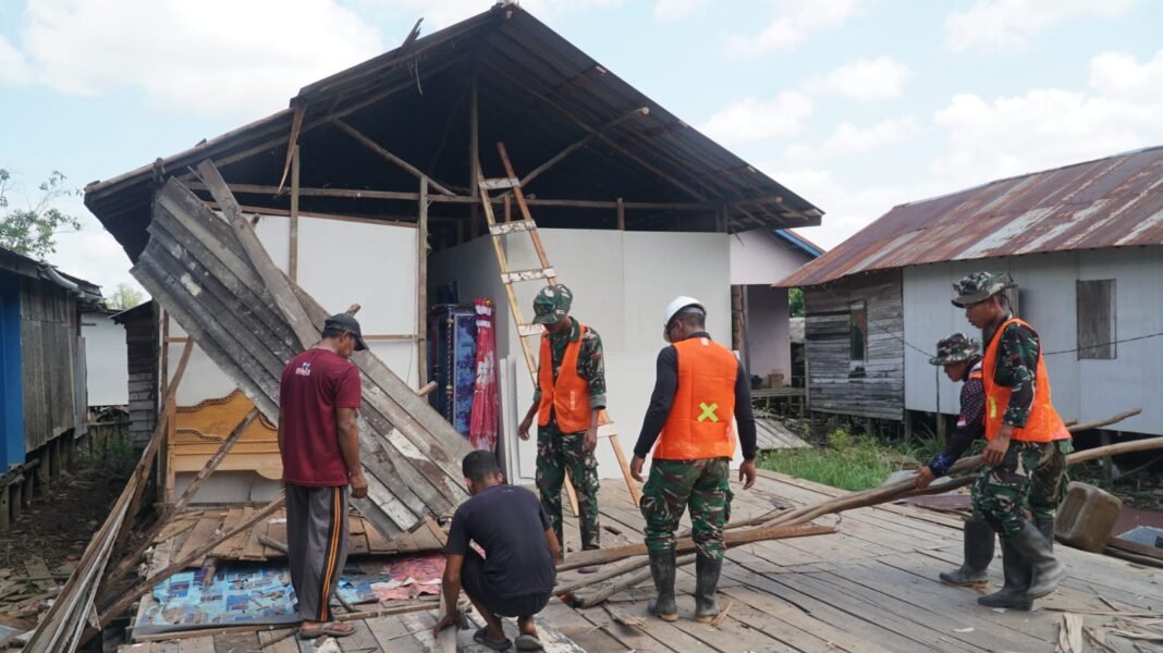 Kegiatan Satgas TMMD Ke-129 dalam Memperbaiki Jalan di Desa Bandaraya