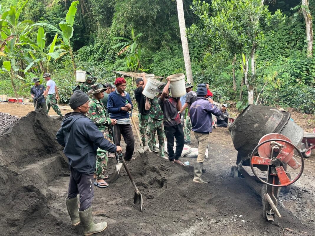 Kerja Sama Satgas dan Warga Meningkatkan Progres TMMD Ke-129 Sebanyak 33 Persen