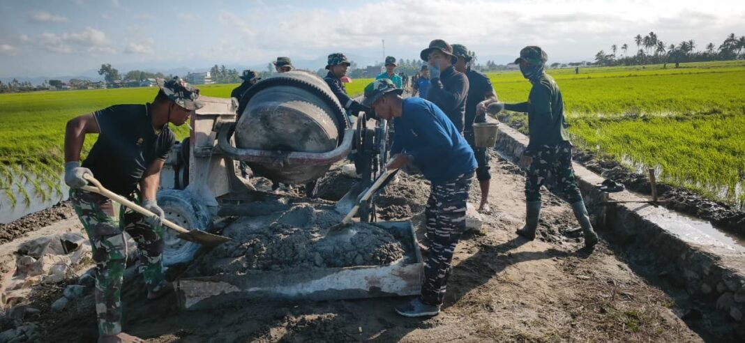 Pemanfaatan Mesin Molen dalam TMMD Ke-129 untuk Talud Jalan Tani