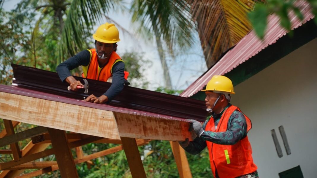 Kolaborasi Satgas TMMD dan Masyarakat untuk Tempat Wudhu di Musholla