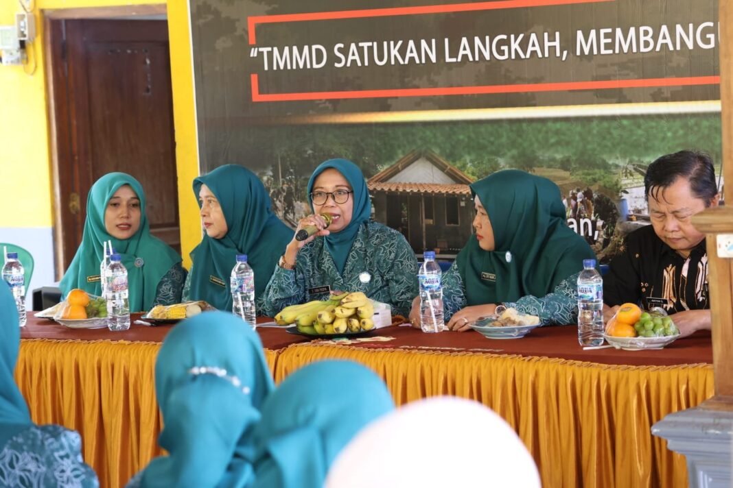 Pentingnya Nutrisi Bagi Ibu Hamil dalam TMMD 129 di Desa Tlemang