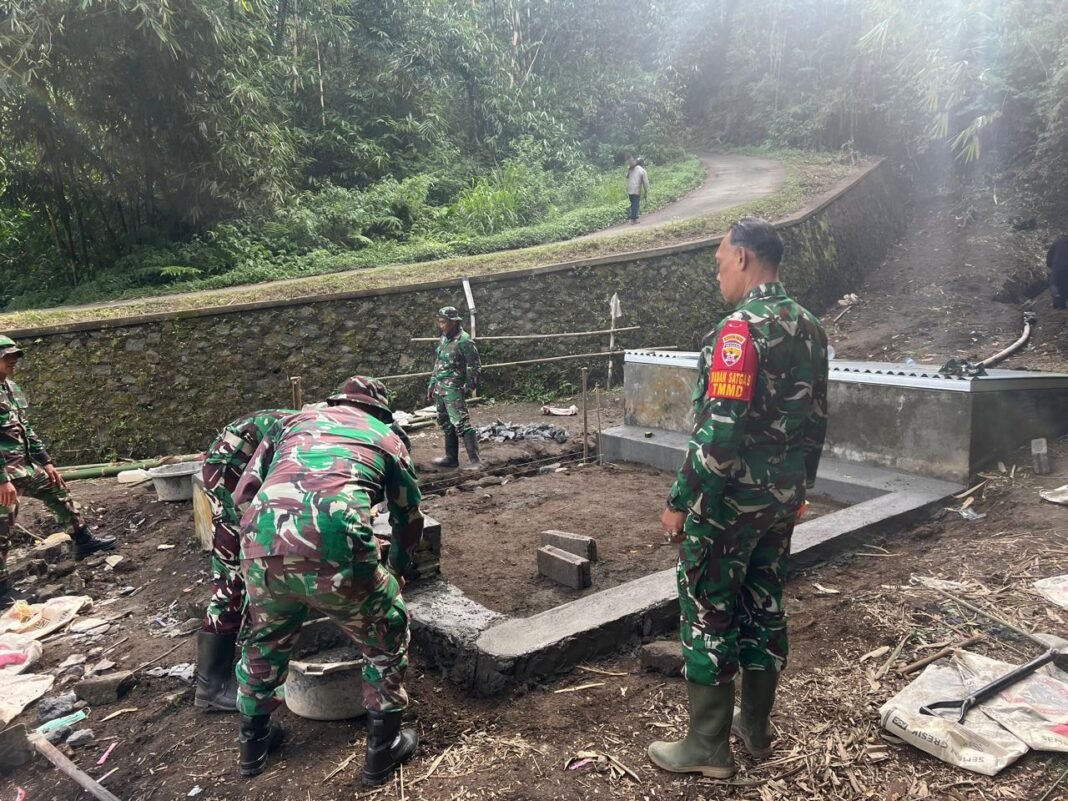 Wadansatgas Tinjau Pekerjaan Bak Air di Kintamani untuk Masyarakat