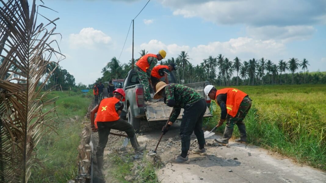 Kebersamaan Masyarakat dalam Proyek TMMD Ke-129