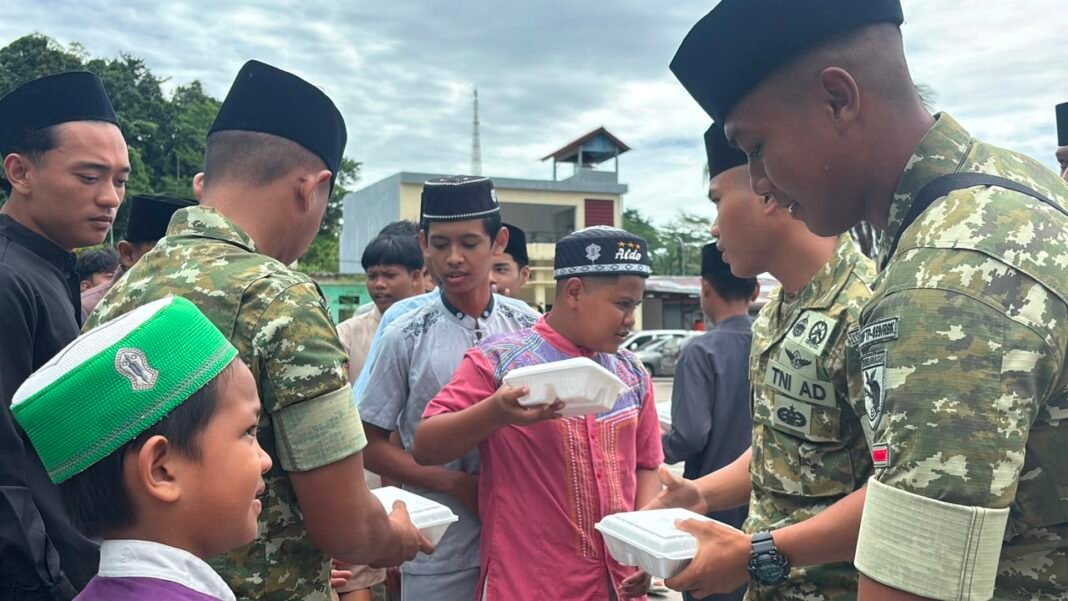 Partisipasi TNI dalam Program SEJUK: Wujud Kebersamaan di Supiori
