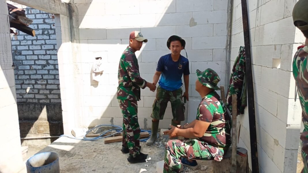 Kebersamaan Danton, Anggota, dan Warga Perkuat Semangat Gotong Royong TMMD ke-129