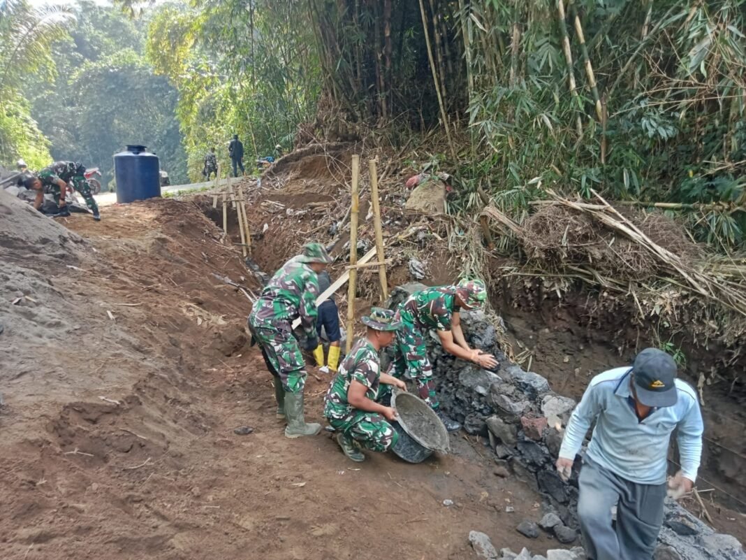 Sinergi Masyarakat dan TNI dalam DPT TMMD Ke-129
