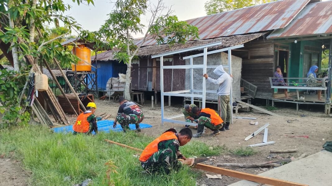 Penguatan Sinergi antara TNI dan Masyarakat dalam Pembangunan MCK di Tamban Catur