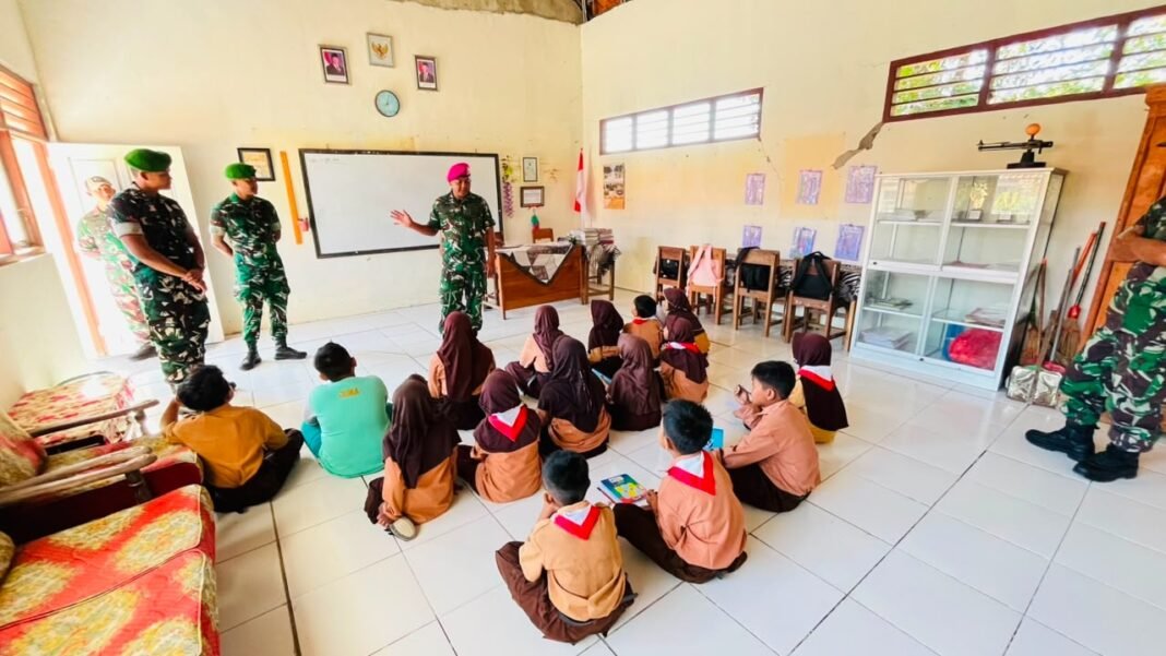 Satgas TMMD 129 Ajak Pelajar SDN 2 Tlemang Kenali Wawasan Kebangsaan