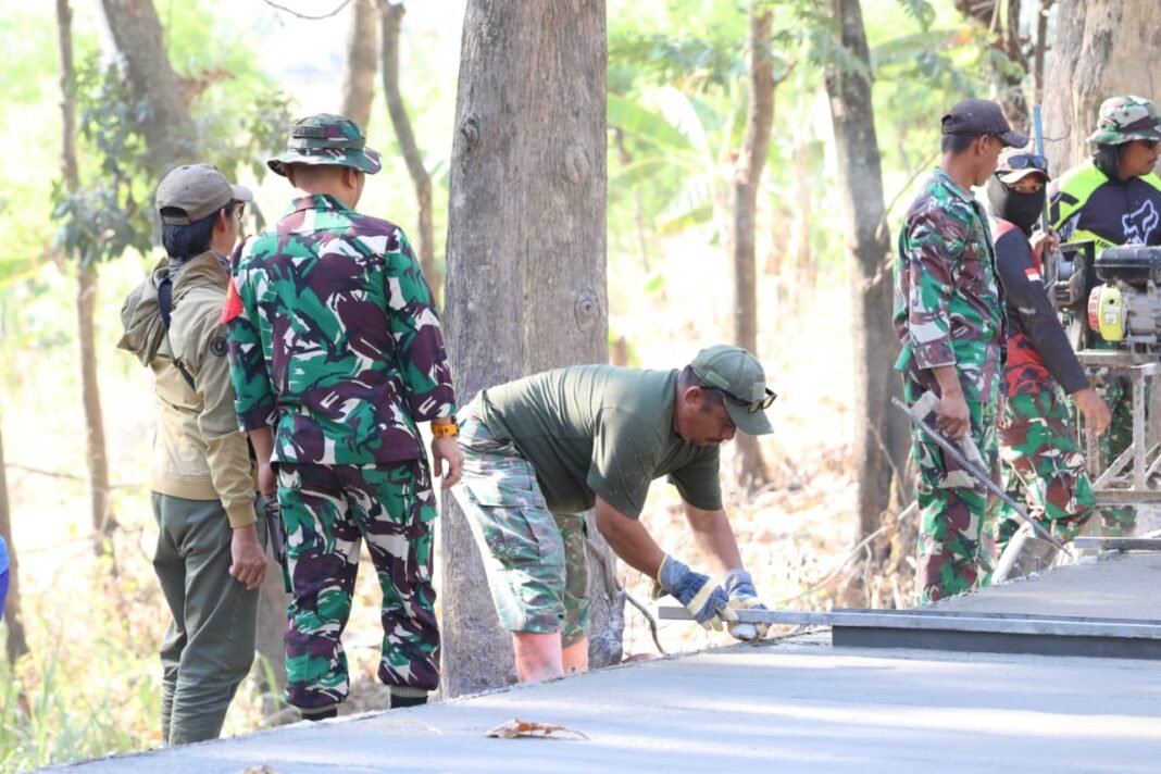 Membangun Ikatan Keluarga Melalui TMMD ke-129 di Tlemang