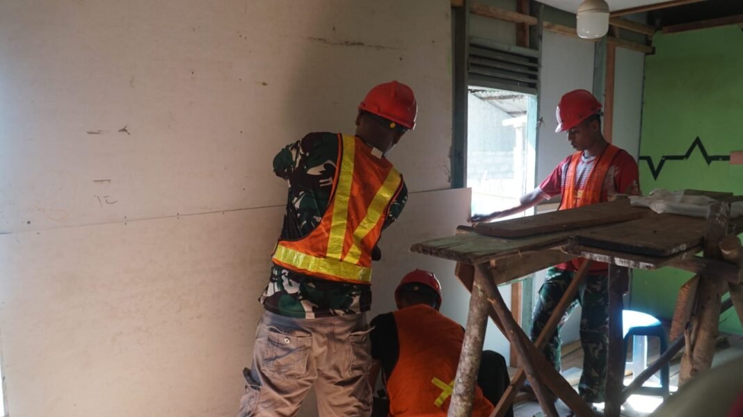 Peningkatan RTLH Melalui TMMD Ke-129: Proses Pemasangan Kalsiboard