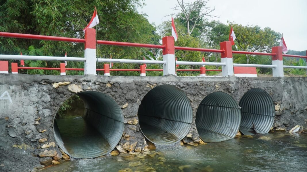 Jembatan Armco Desa Wosu Selesai, Akses Warga untuk Perkebunan Semakin Baik