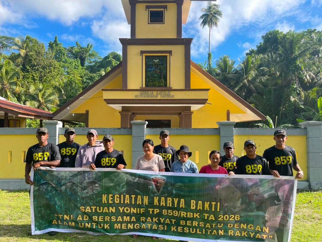 Komitmen TNI dalam Kegiatan Sosial: Pembersihan Gereja Stasi Santo Fransiskus Xaverius