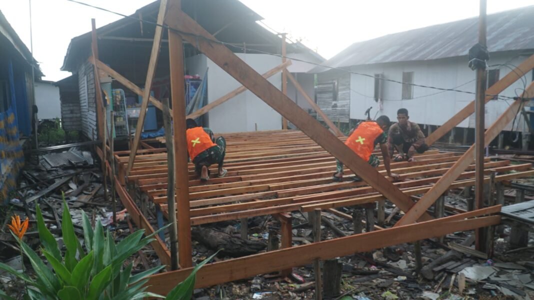 Pembangunan RTLH Ibu Rini oleh Tim Satgas TMMD Reguler Ke-129