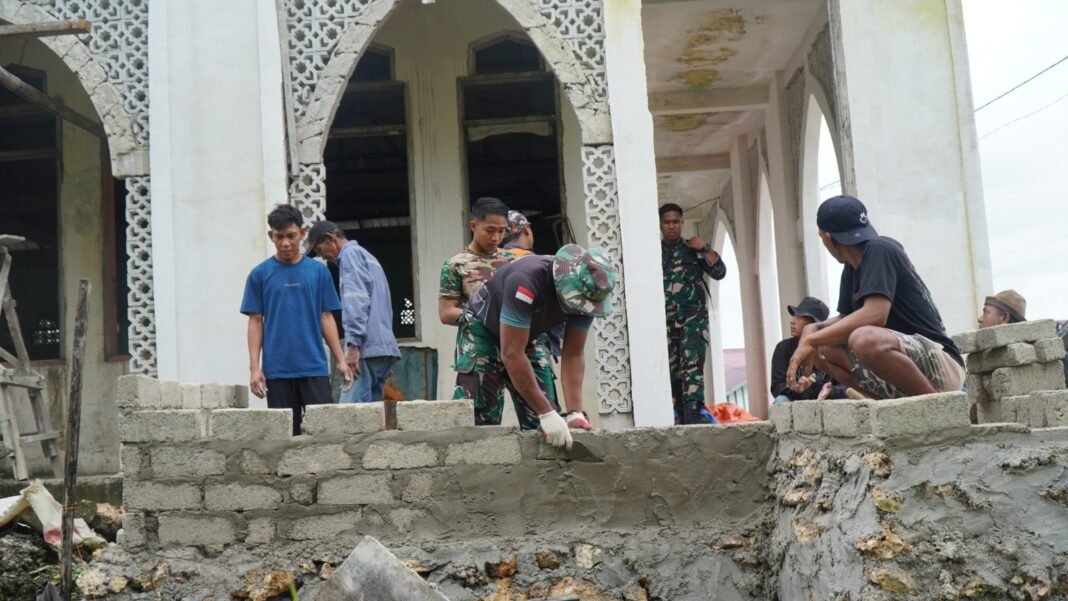 Sinergitas TNI dan Warga dalam Proyek Water Supply TMMD Ke-129