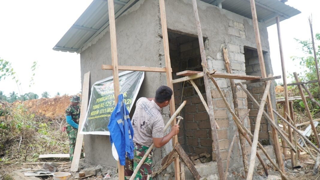 Lanjutan Proyek MCK Masjid Desa Polewali oleh Satgas TMMD Ke-129