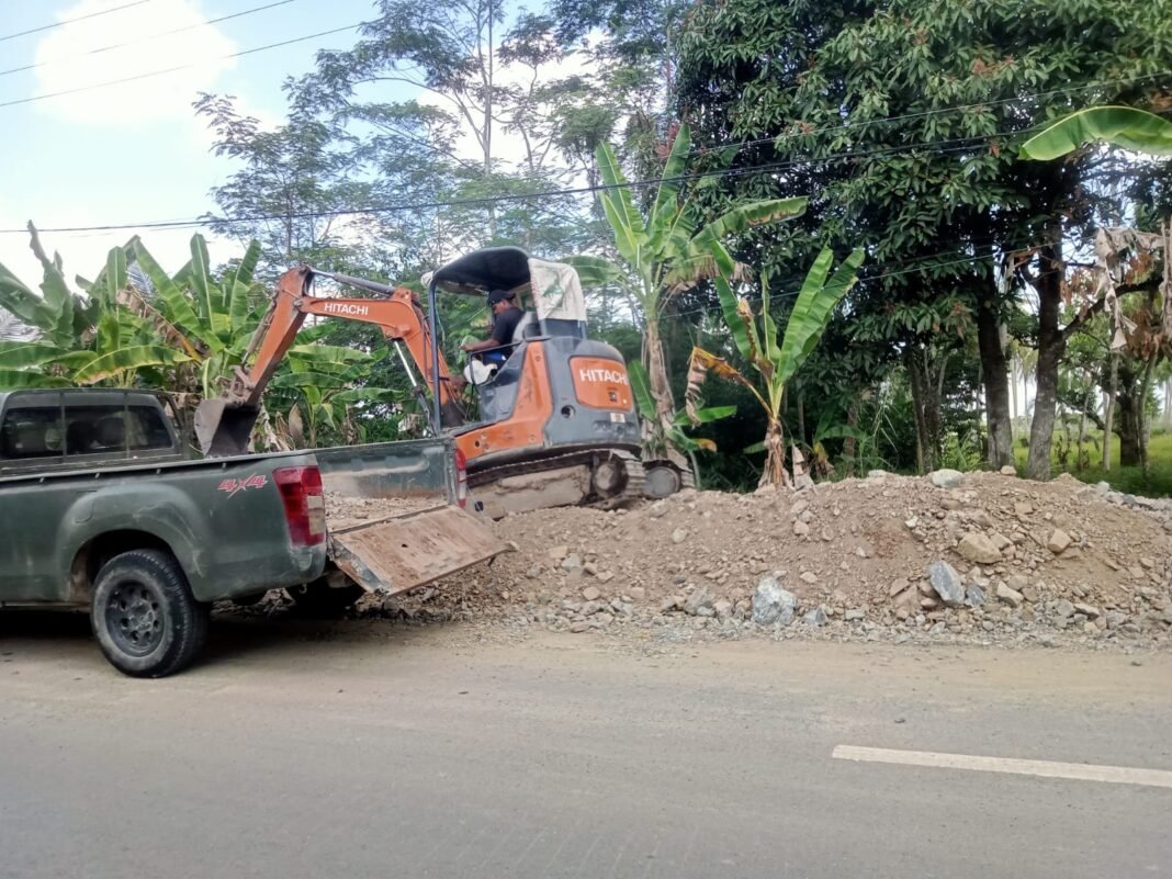 Penguatan Infrastruktur Jalan oleh Satgas TMMD di Kapuas