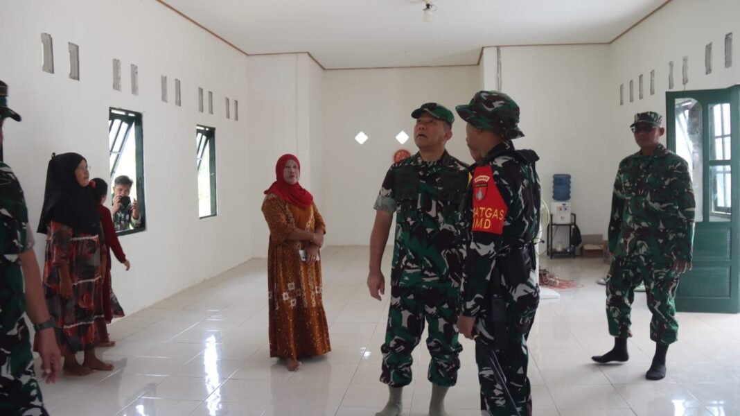 Tim WASEV Pastikan Kualitas Rehab Musholla TMMD Ke-129 Sesuai Target