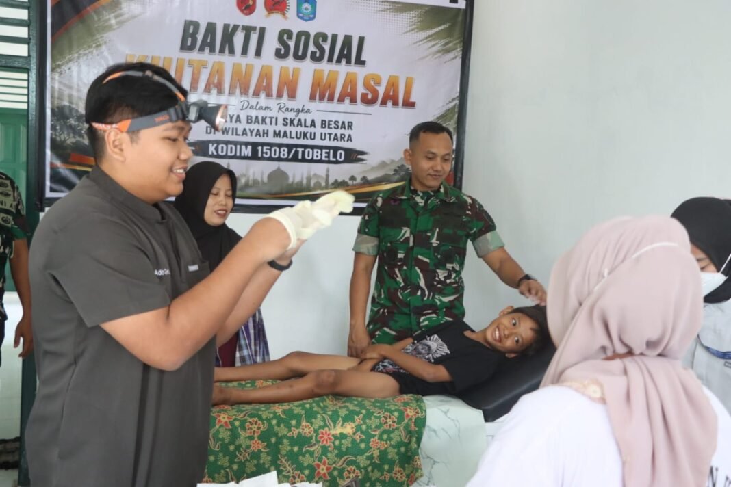 Partisipasi TNI dalam Khitanan Massal di Halmahera Utara