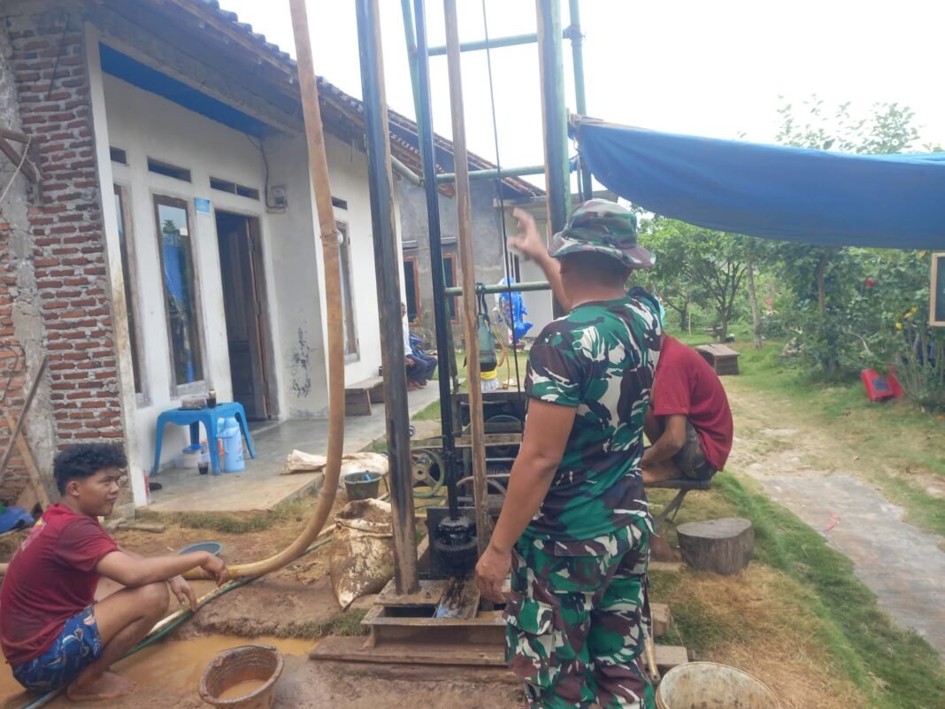 TMMD Ke-129: Pemasangan Pipa dan Pompa untuk Air Bersih di Pinang Jaya