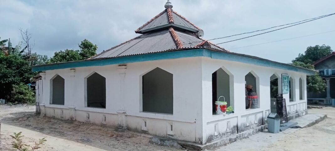 TMMD Ke-129: Memperindah Masjid Al-Amin dengan Gotong Royong