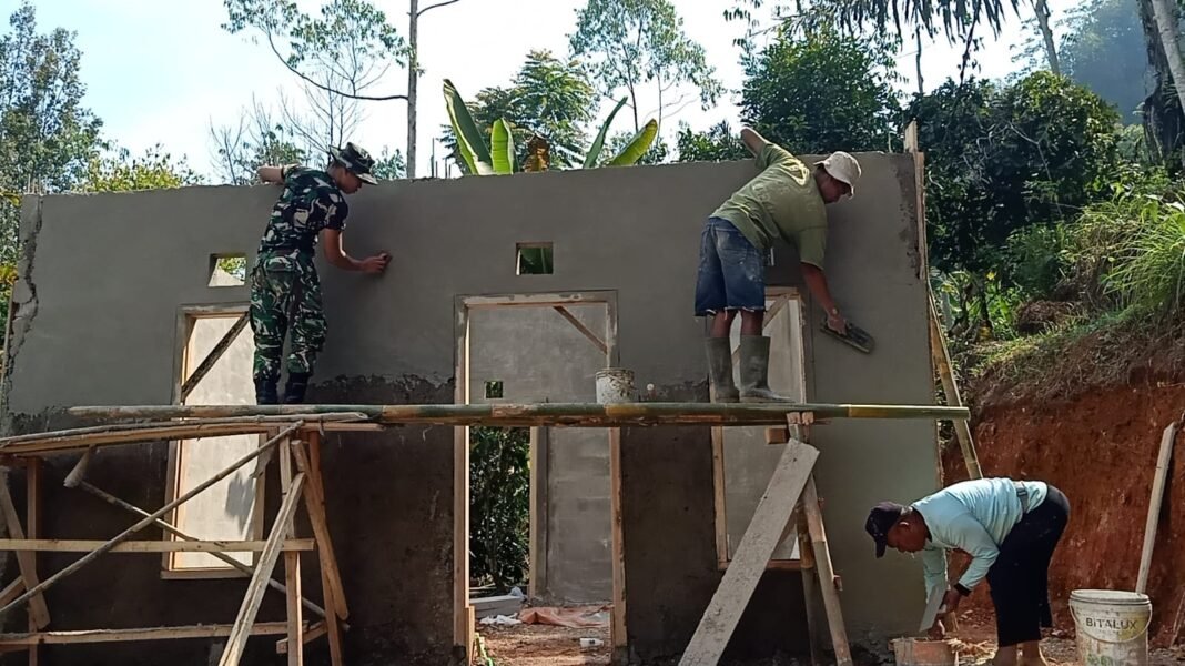 Perbaikan Rumah Warga Dalam TMMD Ke-129 Kodim 0608/Cianjur Capai 41 Persen