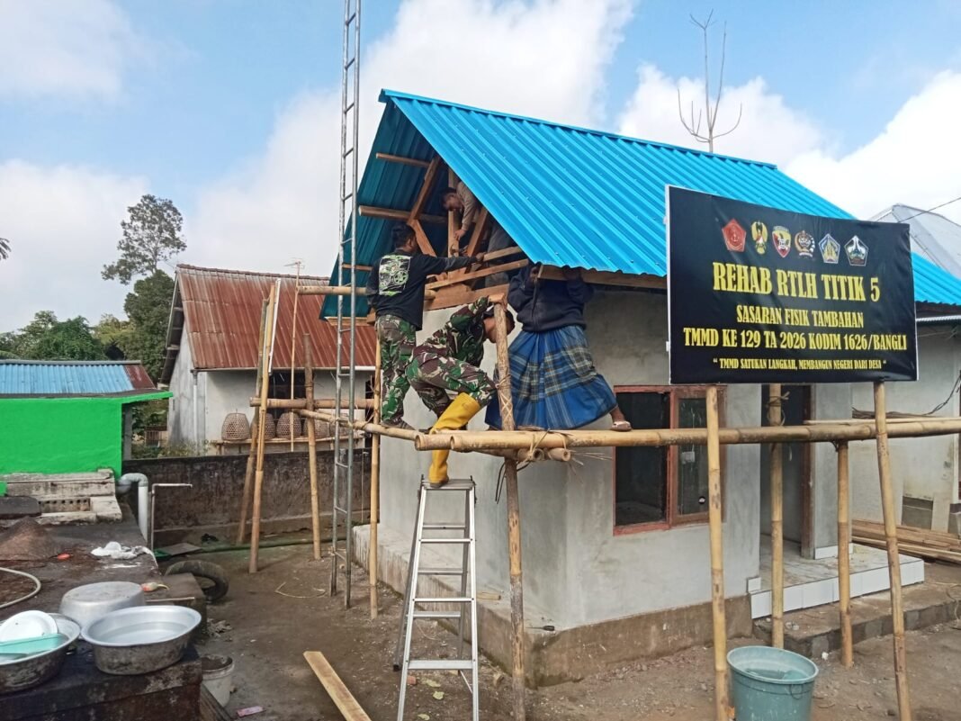 Pembangunan RTLH: Sinergi Antara Satgas TMMD dan Warga