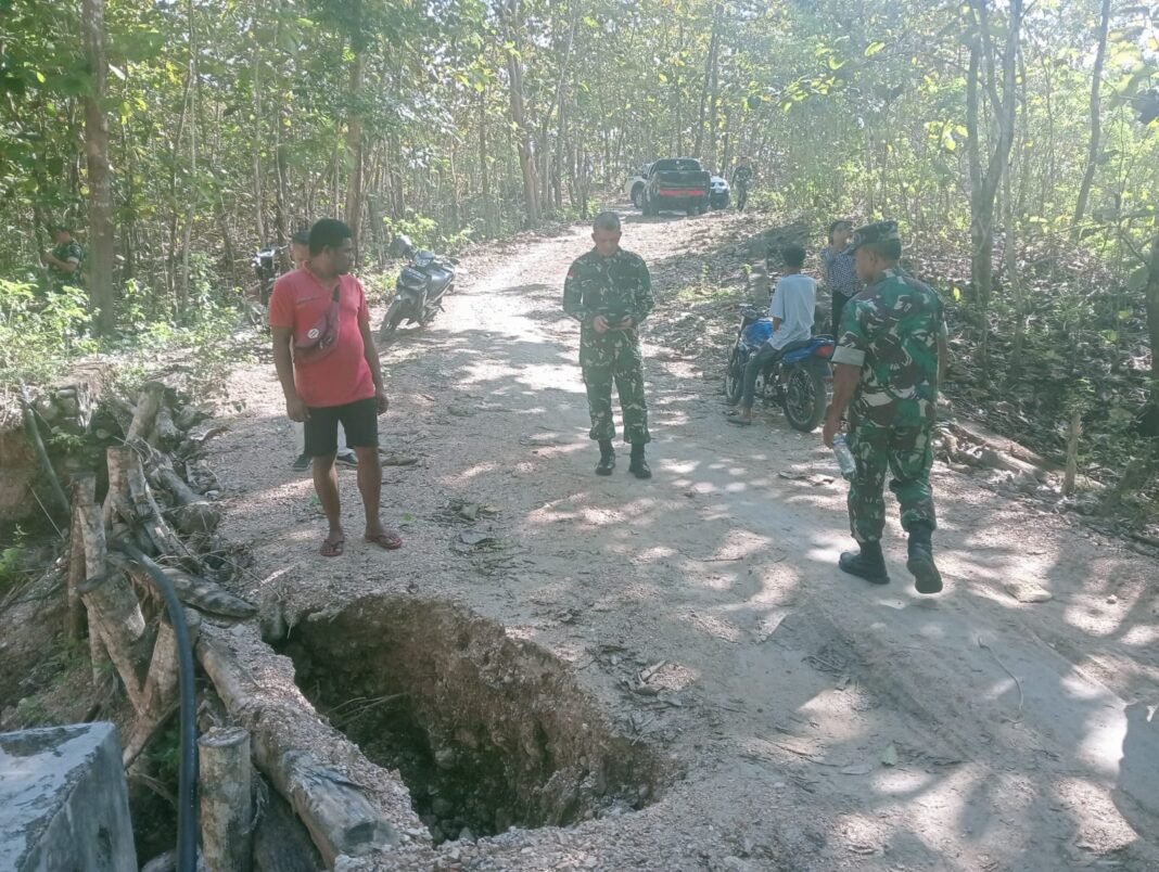 Dandim 1618/TTU Lakukan Peninjauan Proyek Jembatan Oenak