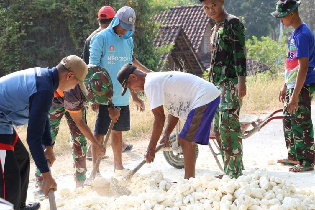Percepatan Pembangunan Desa Tlemang Melalui Gotong Royong dalam TMMD ke-129