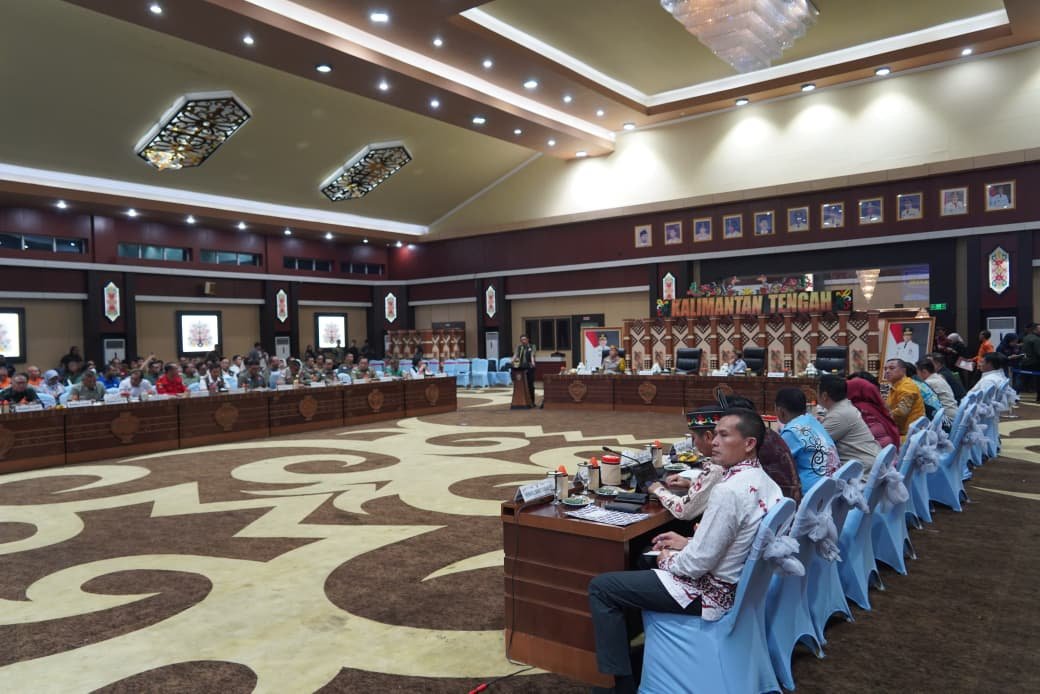 Diskusi Strategi Penanggulangan Bencana di Rapat Koordinasi BNPB Kalteng
