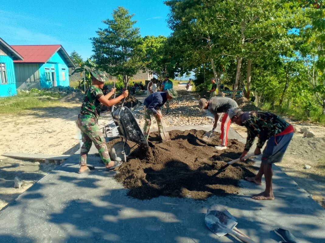 Keterlibatan TNI Dalam Membangun Infrastruktur Desa Baka Jaya