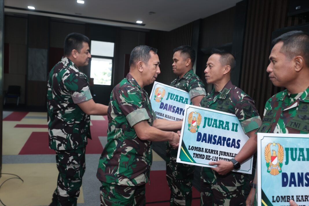 Komitmen Bangun Desa Berbuah Penghargaan, Dandim 0405/Lahat Raih Dansatgas Terbaik II