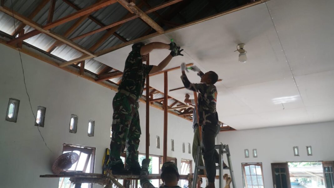 Keterlibatan Satgas TMMD dan Warga Dalam Pembangunan Musholla Darul Iman