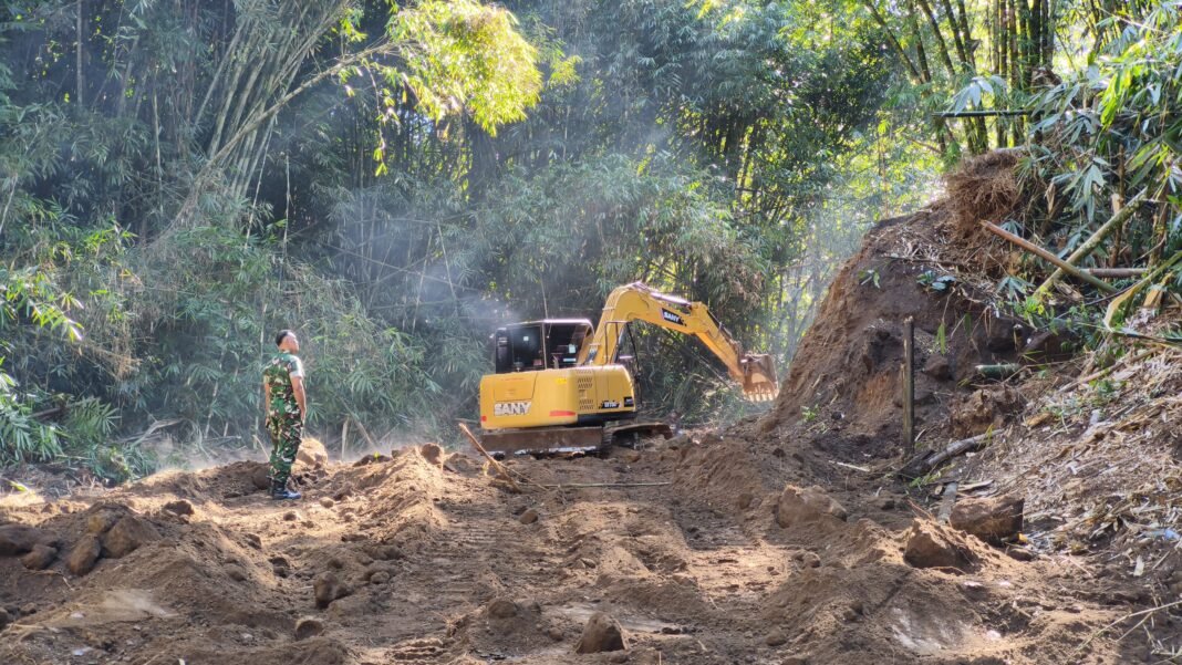 Satgas TMMD Ke-129 Kodim 1626/Bangli Perbaiki Infrastruktur Melalui Pembangunan Jalan Rabat Beton