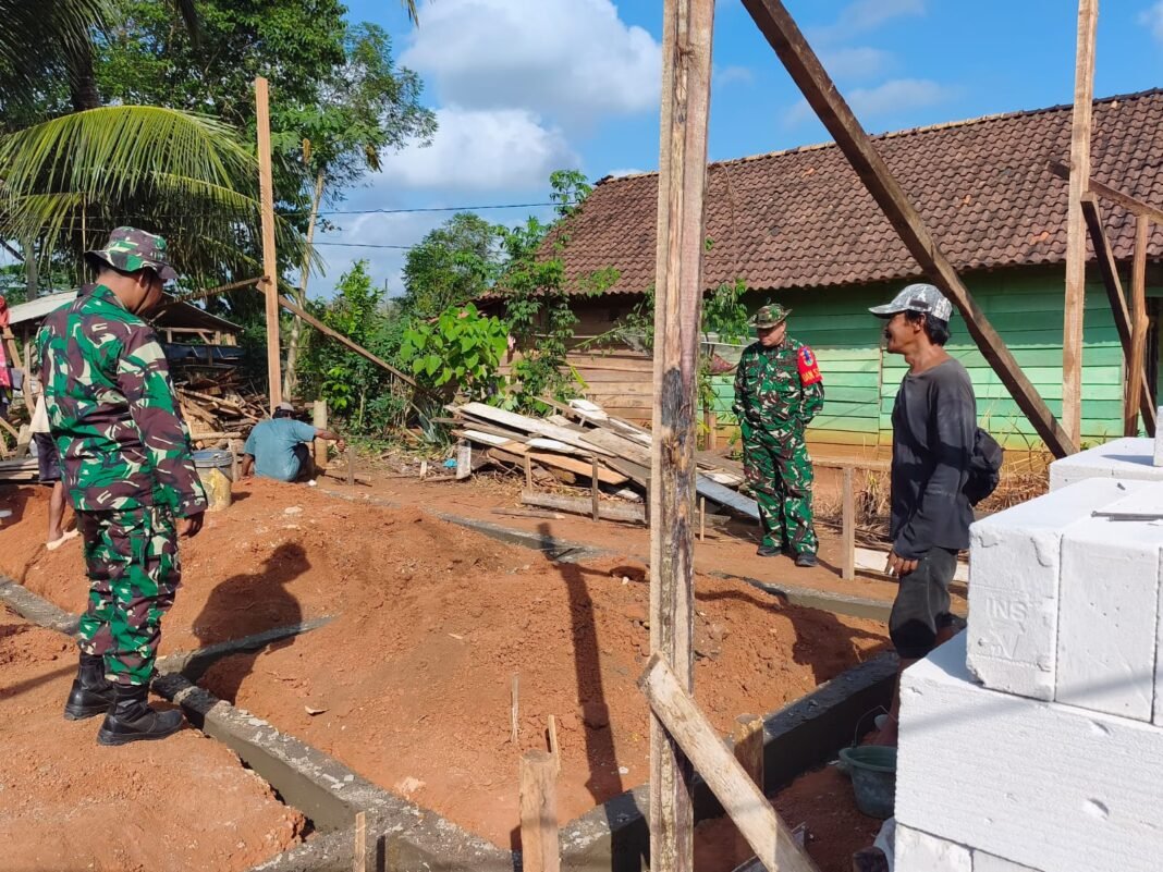 TMMD 129 di Desa Baru Raharja: Menyentuh Hati Lansia dengan Pembangunan Rumah