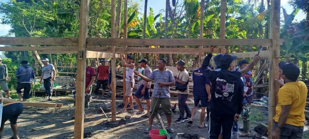 Tiang Rumah RTLH Ibu Rosnawati: Aksi Satgas TMMD Ke-129