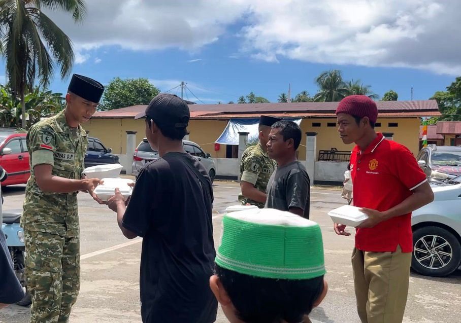 Yonif TP 859/RBK Serukan Kebersamaan dalam Program SEJUK di Supiori