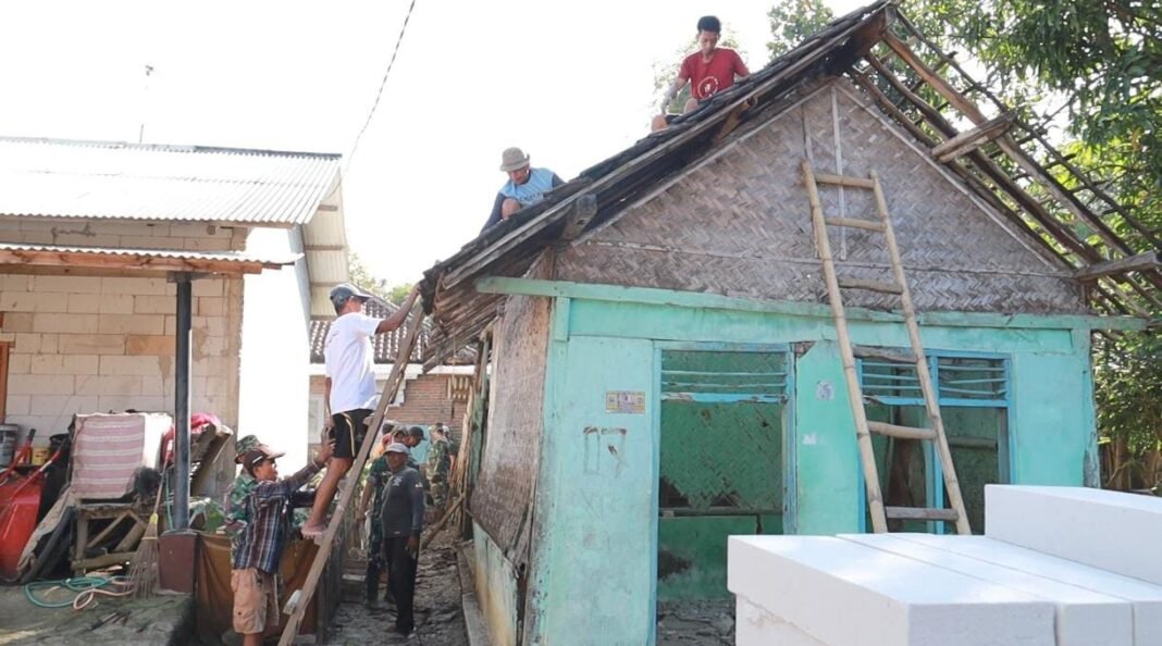 Pembangunan Rumah Layak Huni di TMMD ke-129 untuk Warga Cirebon