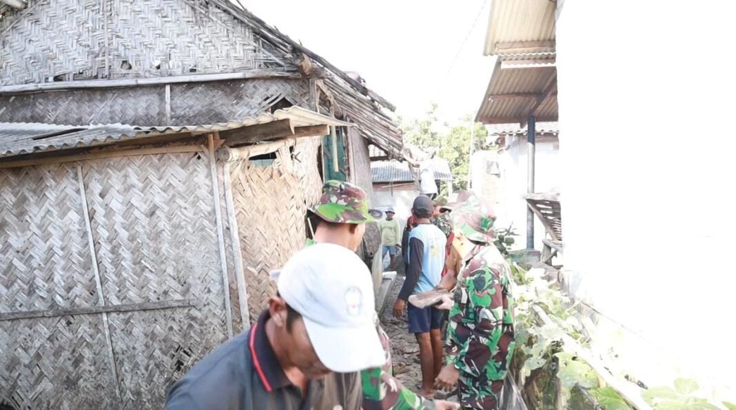 TNI Sulap 7 Rumah Reyot di Cirebon Jadi Hunian Layak, Engherdi Menangis Haru