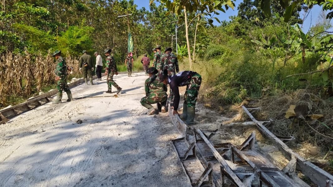 TMMD Ke-129 Kodim 0812/Lamongan Percepat Pembangunan Jalan untuk Desa Tlemang