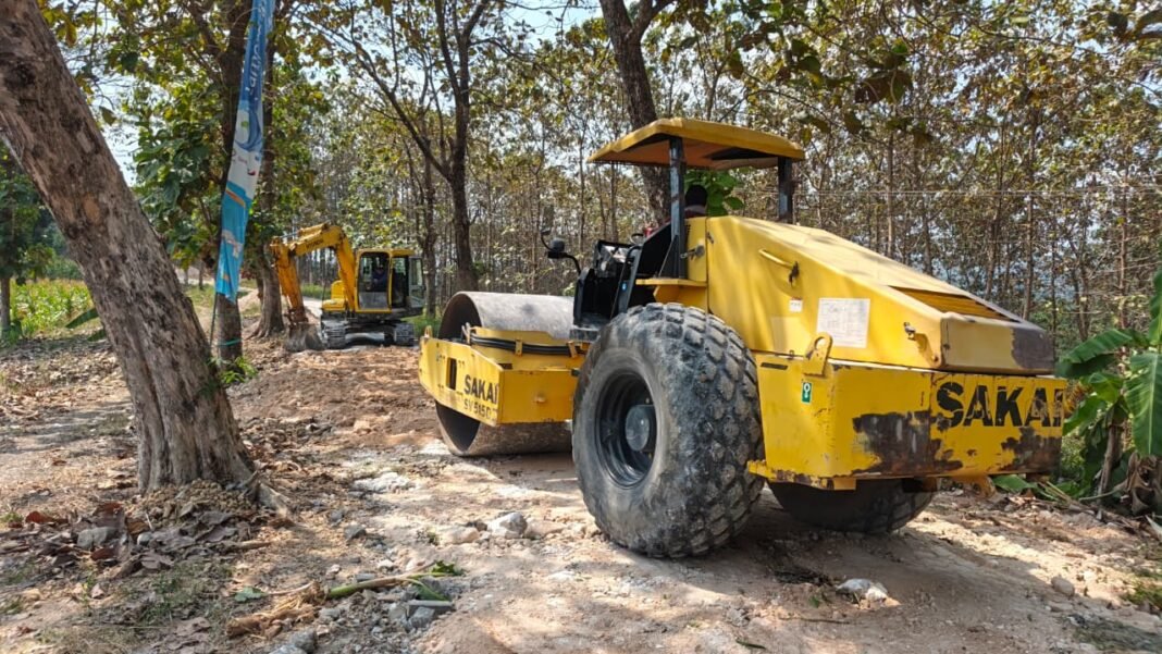 Peran Alat Berat dan Kebersamaan Warga dalam TMMD Ke-129