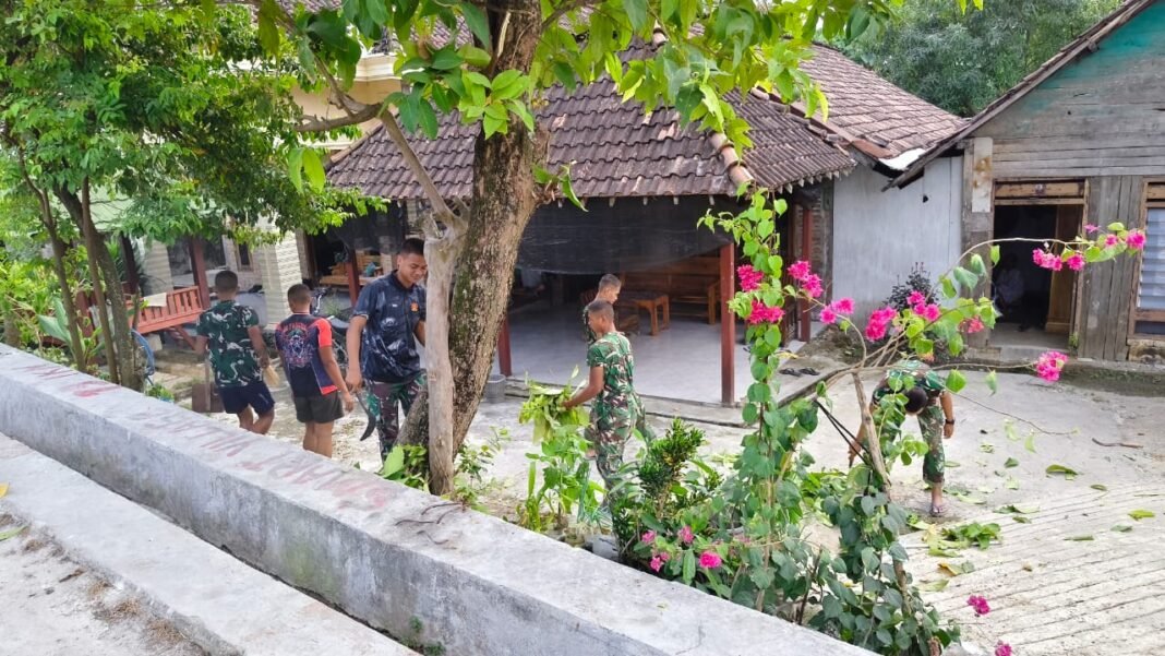 Pemanfaatan Waktu Istirahat oleh Satgas TMMD Lamongan