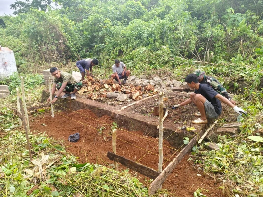 Semangat Kebersamaan Warnai Penggalian Pondasi MCK Masjid Nurul Husraini di Desa Polewali