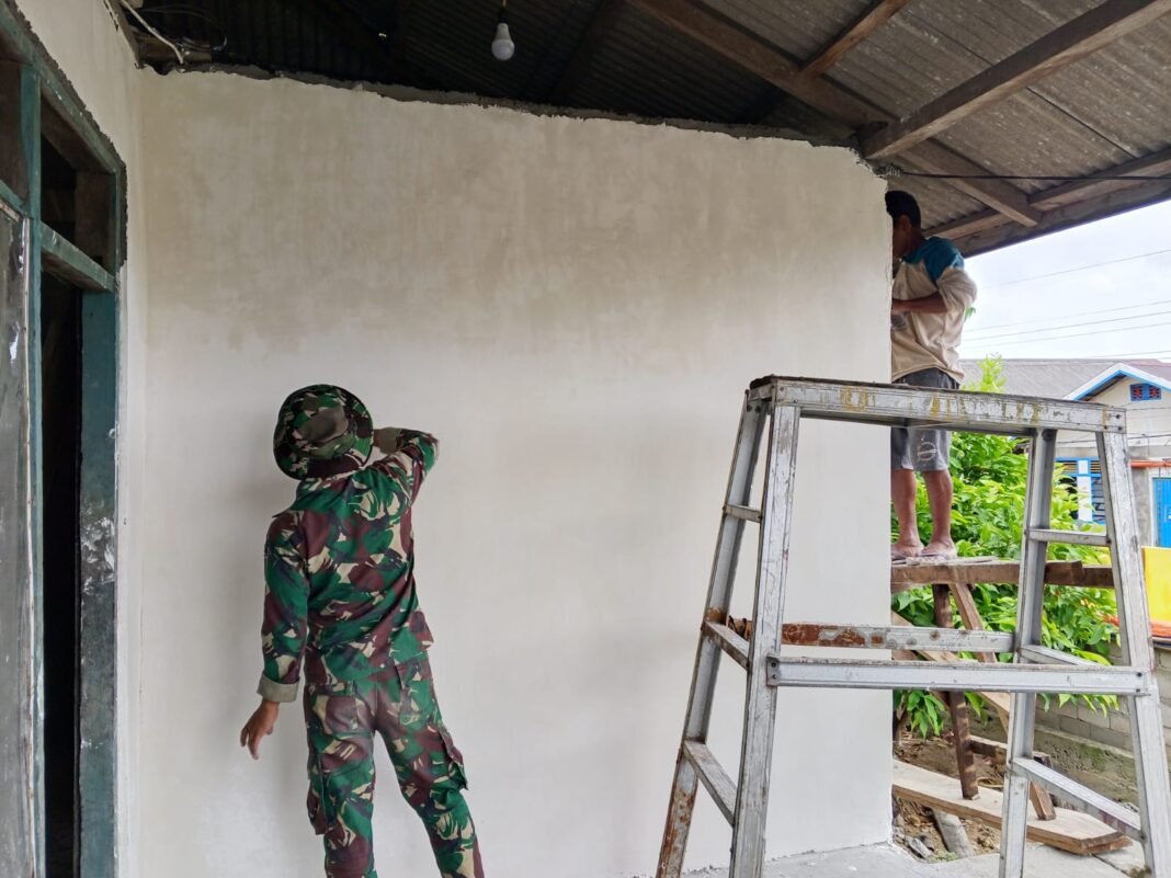 Semangat Gotong Royong dalam Renovasi RTLH oleh Satgas TMMD di Pulau Dua