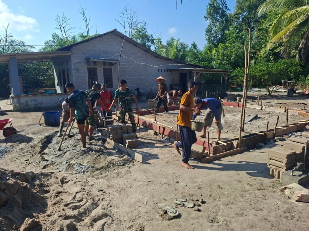 Pembangunan Rumah Ibu Robiah Terus Dipercepat dalam Program TMMD Kodim 0413/Bangka