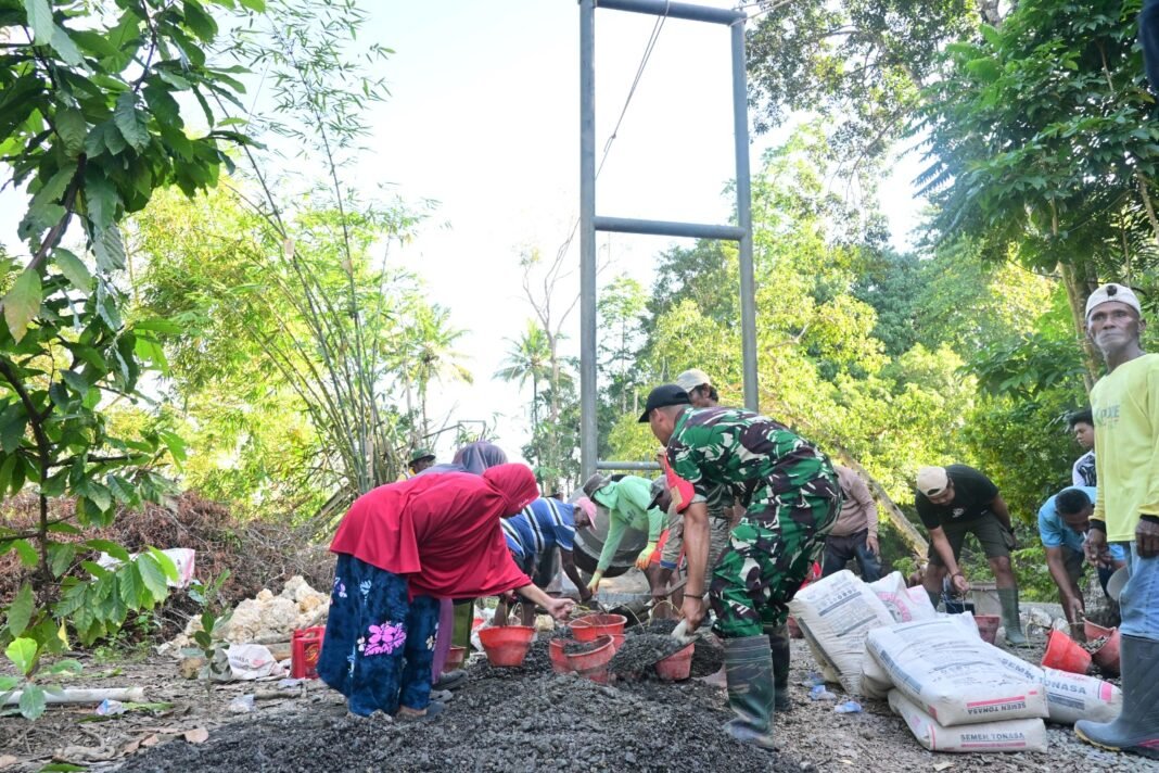 Dukungan Ibu-Ibu dalam Proses Pembangunan Jembatan Gantung