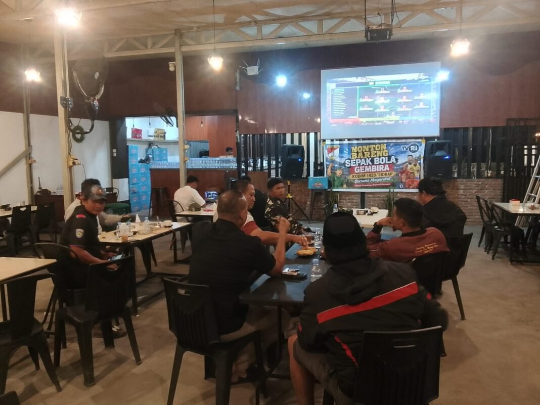 Nonton Bareng Bersama Kodim 1420/Sidrap, Wujudkan Kemanunggalan TNI dan Masyarakat