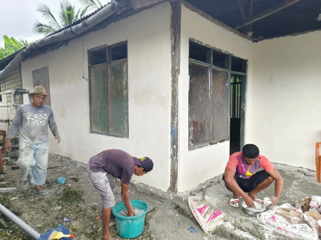 Tahap Finishing Renovasi RTLH Bapak Hardi Dipercepat oleh Satgas TMMD