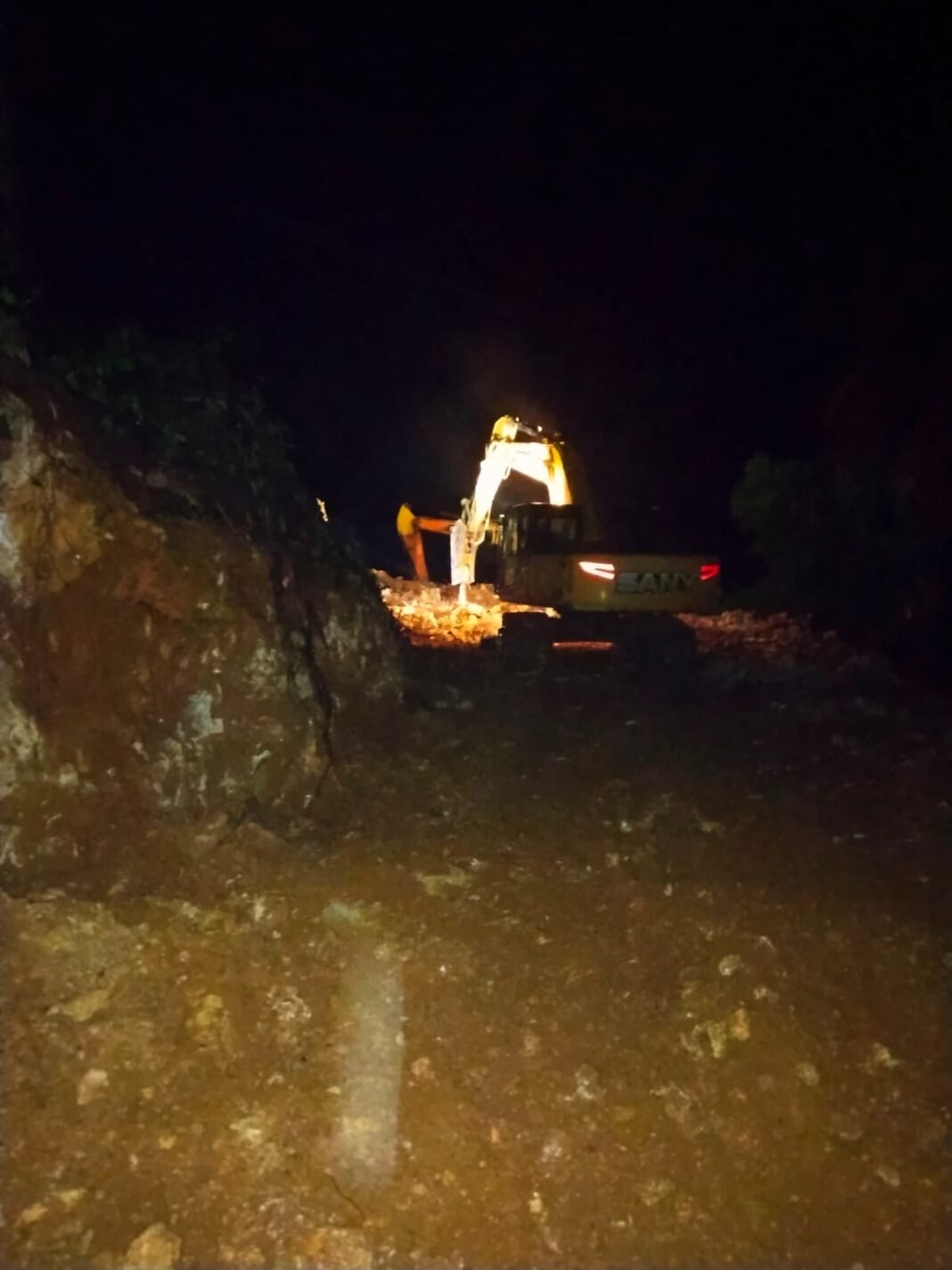 Keberanian Satgas TMMD Ke-129 Malam Hari di Pulau Umbele