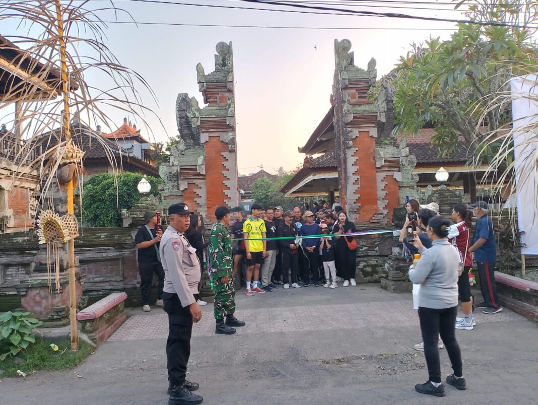 Jalan Santai di Paksebali, Sinergi Antara Warga dan Babinsa